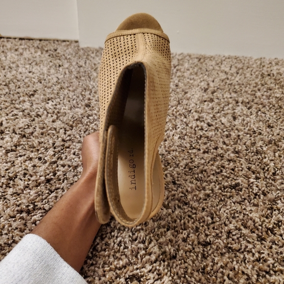 Tan Suede Wedge Heels - Picture 4 of 6